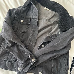 Black jean jacket with wool collar